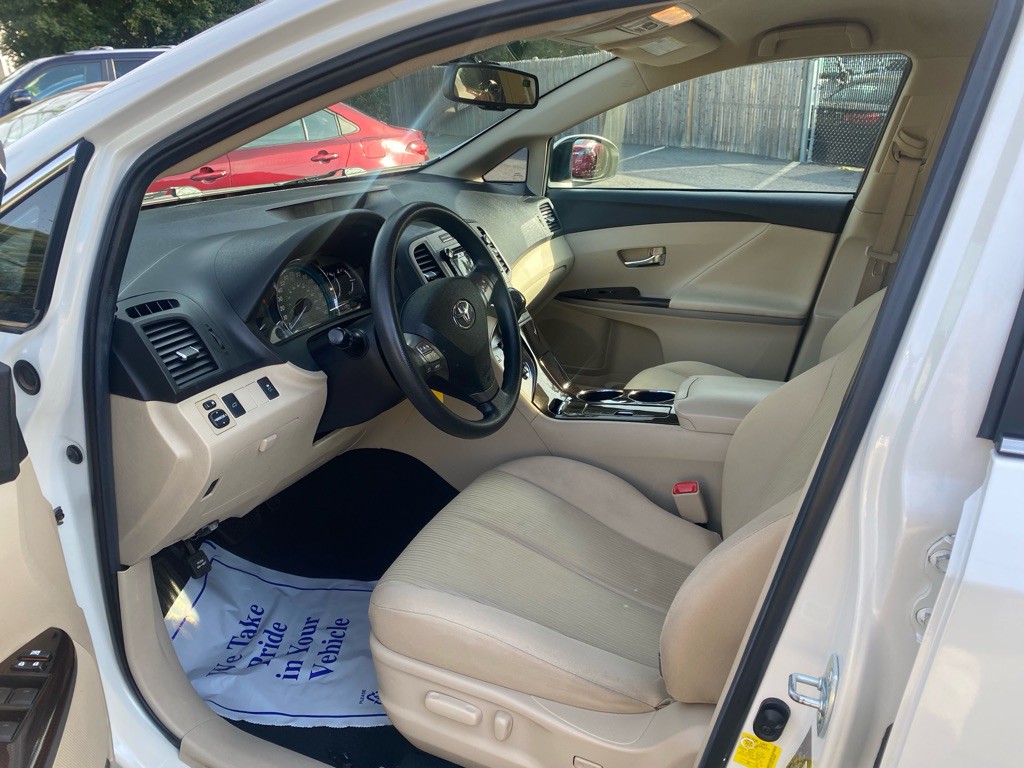 2012 Toyota Venza Image 16