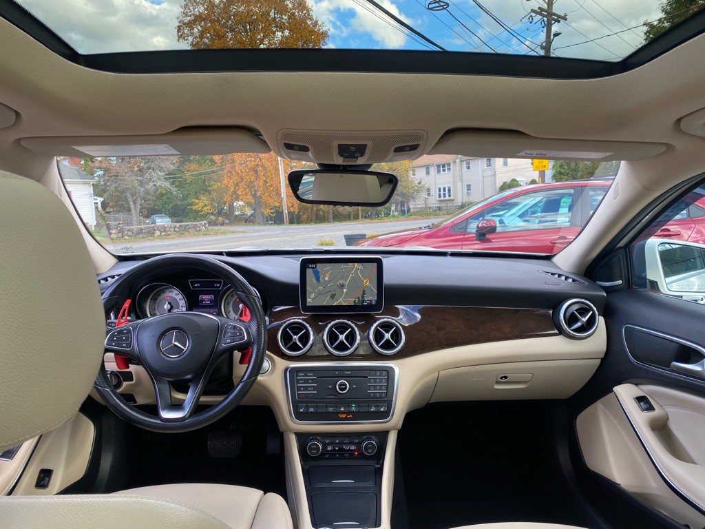 2016 Mercedes-Benz GLA-Class Image 16