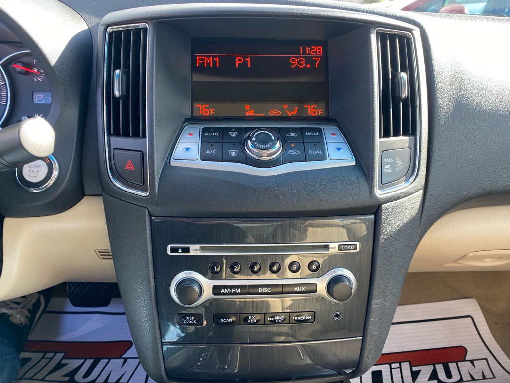 2012 Nissan Maxima Image 23