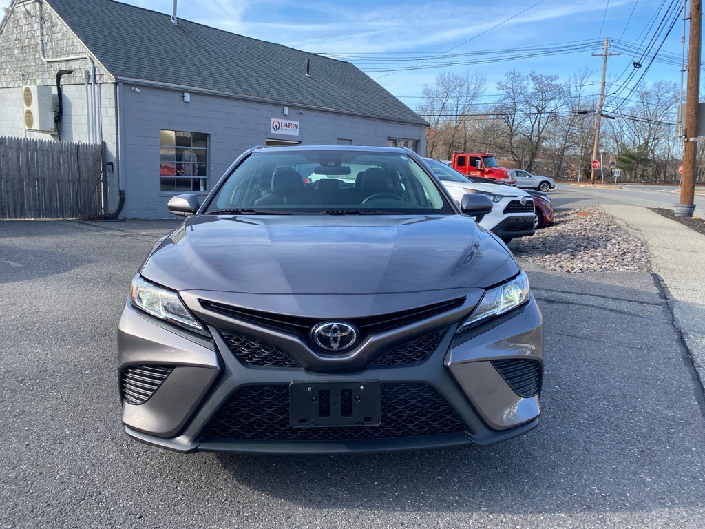 2019 Toyota Camry Image 9
