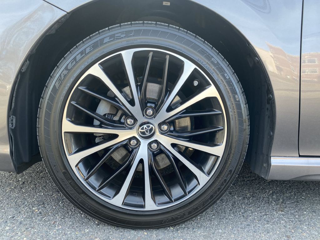 2019 Toyota Camry Image 10