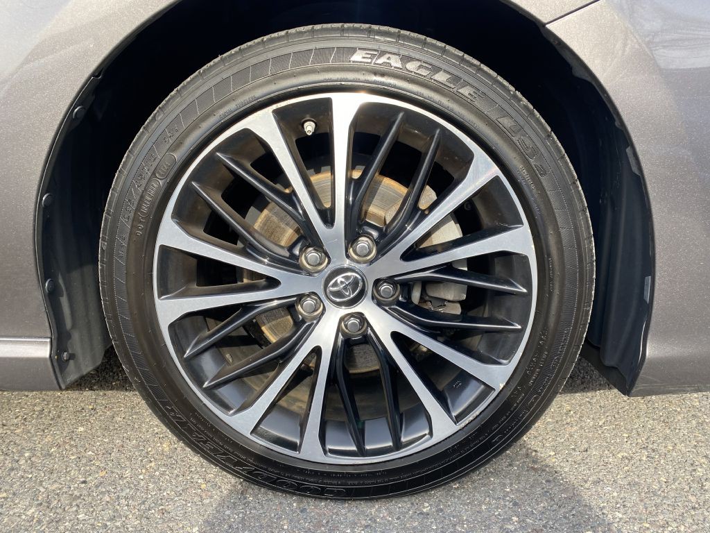 2019 Toyota Camry Image 13