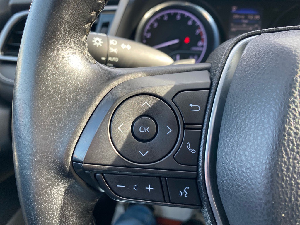 2019 Toyota Camry Image 20