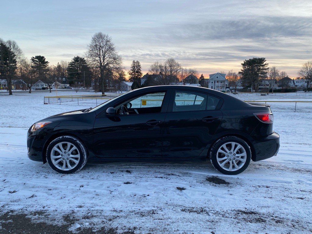 2011 Mazda Mazda3 Image 2