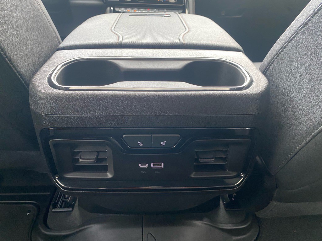 2024 GMC Sierra Image 16