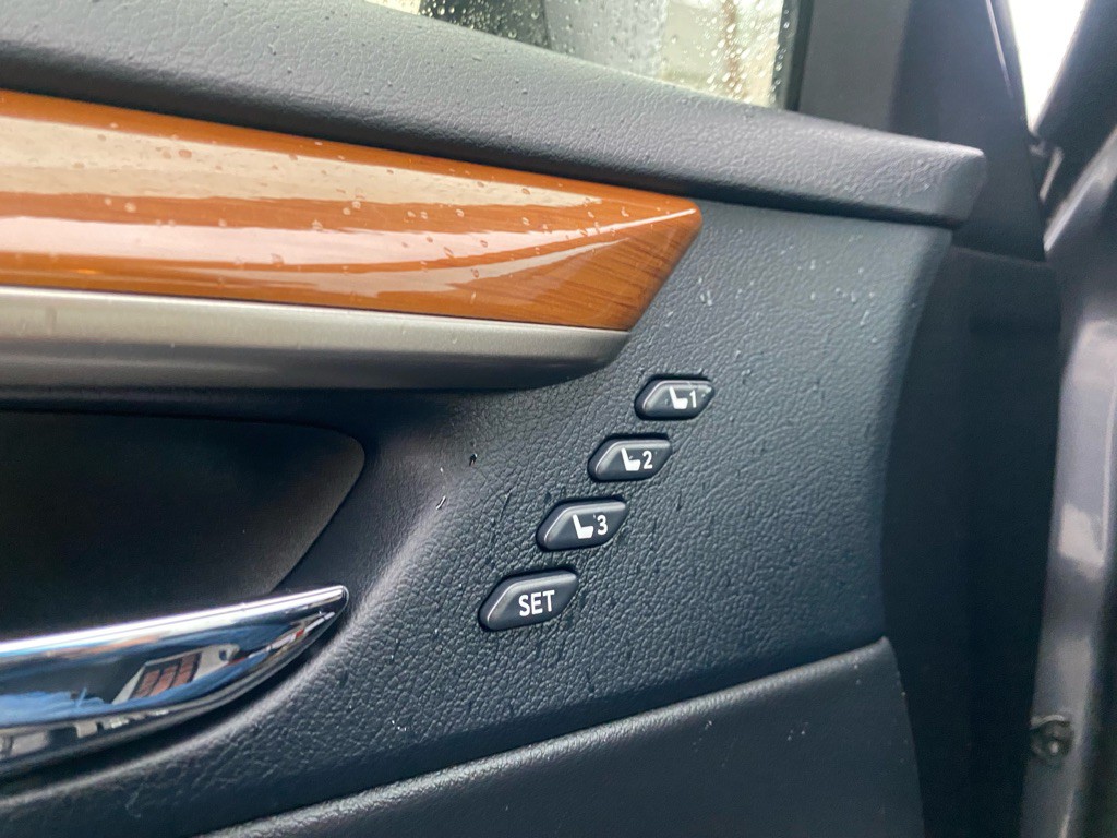 2014 Lexus ES Image 17