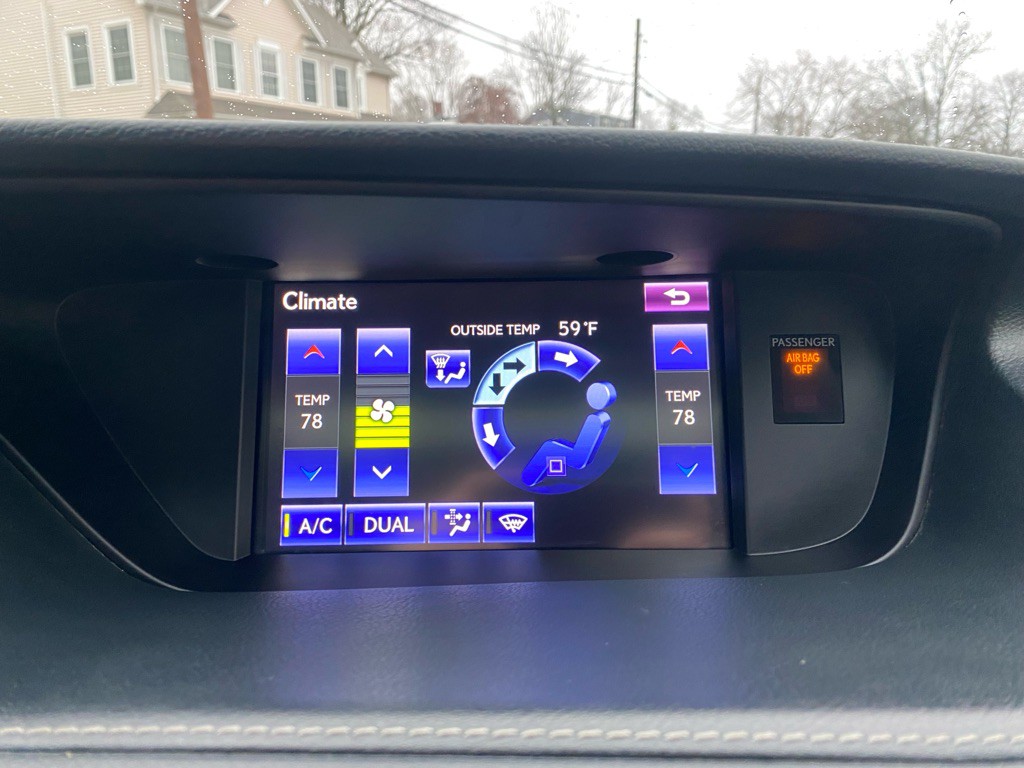 2014 Lexus ES Image 25