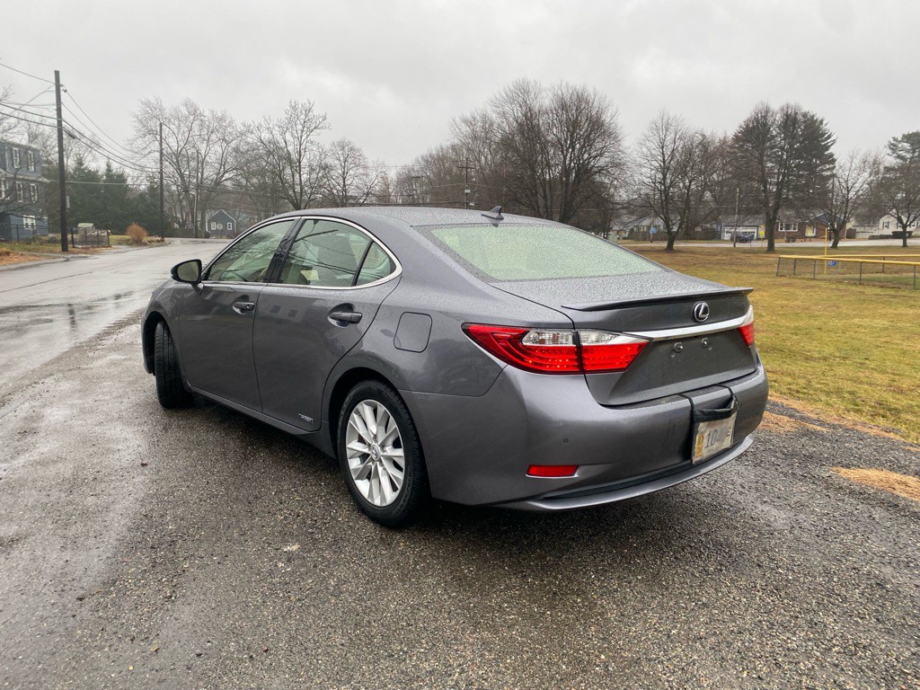 2014 Lexus ES Image 5