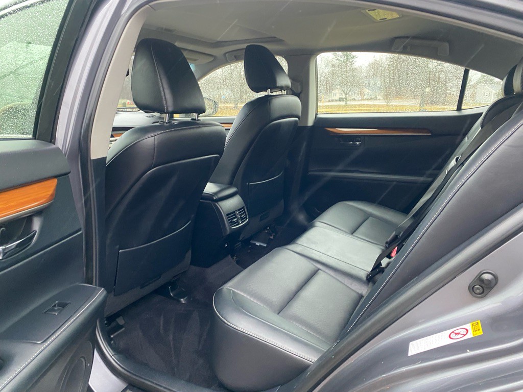 2014 Lexus ES Image 16