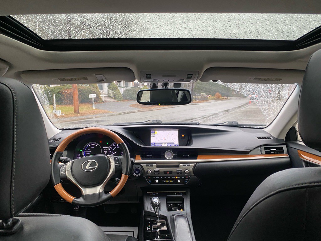 2014 Lexus ES Image 17