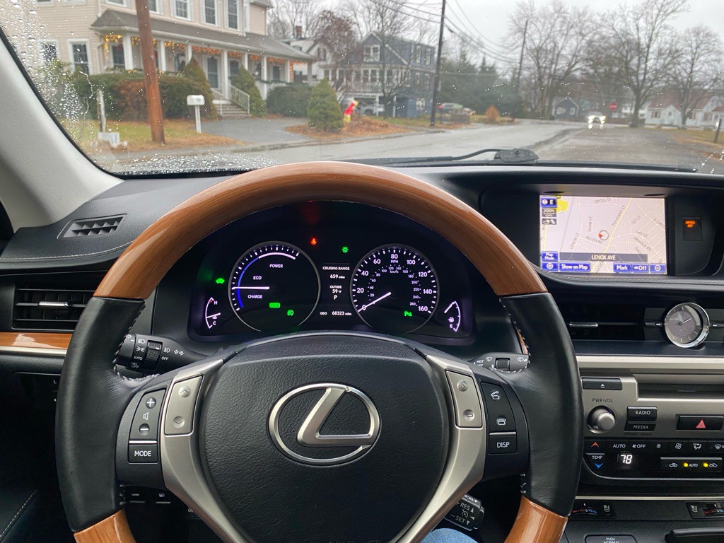 2014 Lexus ES Image 20