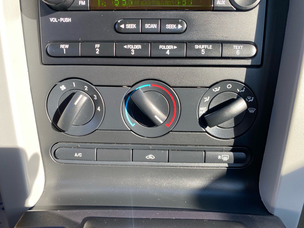 2006 Ford Mustang Image 31