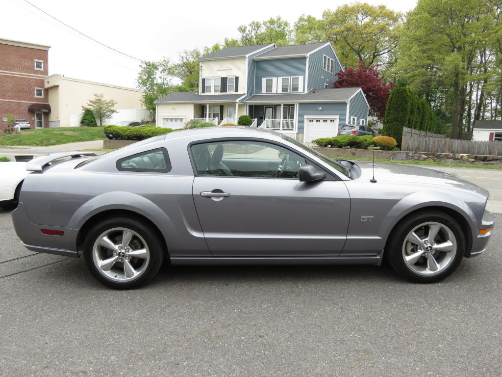 2006 Ford Mustang Image 9