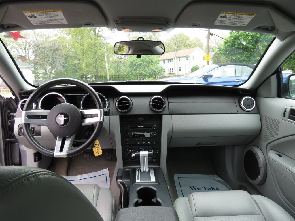 2006 Ford Mustang Image 28