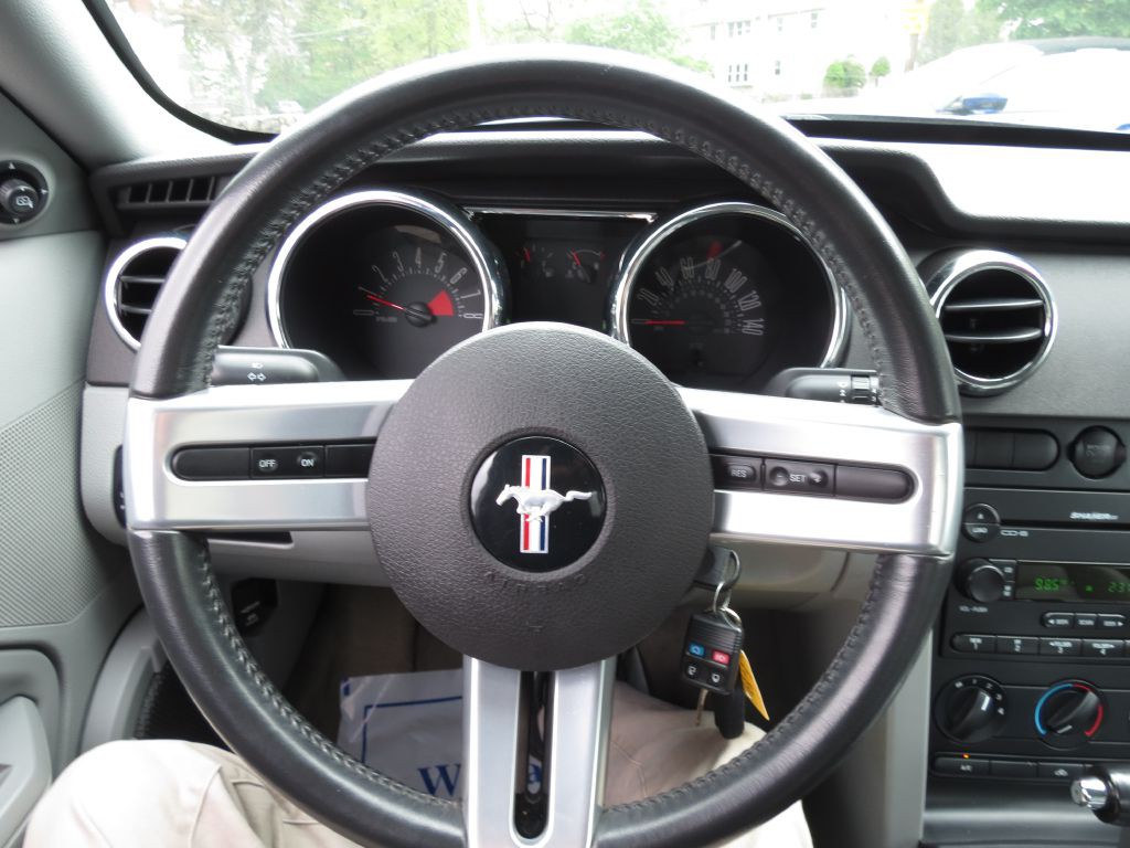 2006 Ford Mustang Image 29
