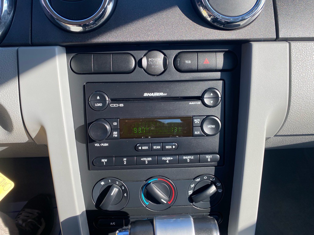 2006 Ford Mustang Image 31