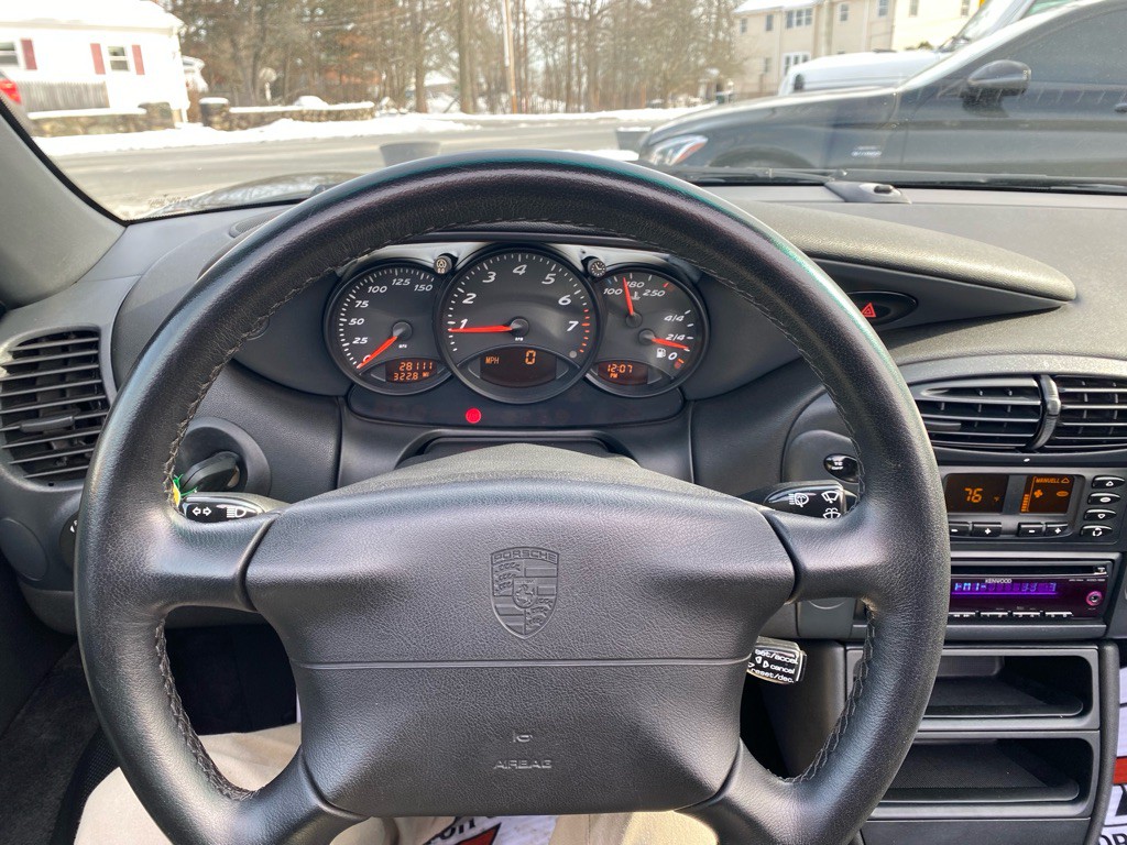 1999 Porsche Boxster Image 32