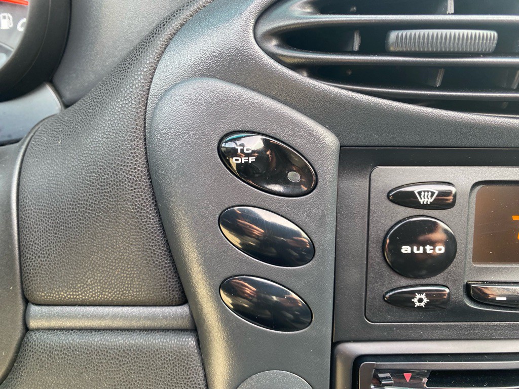 1999 Porsche Boxster Image 35