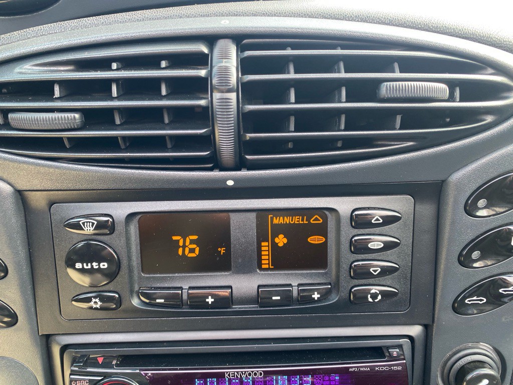 1999 Porsche Boxster Image 36