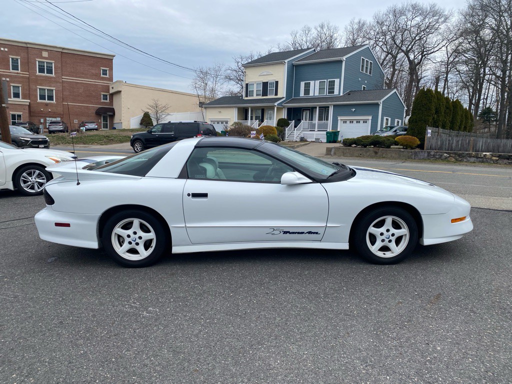 1994 Pontiac Firebird Image 8