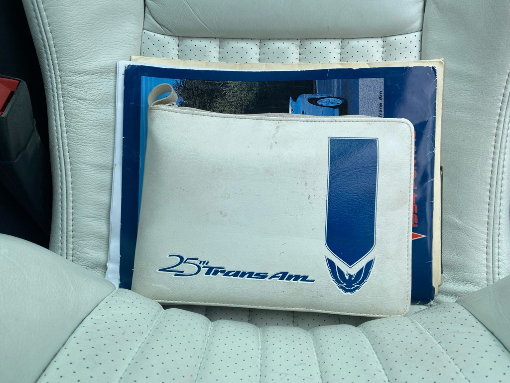 1994 Pontiac Firebird Image 18