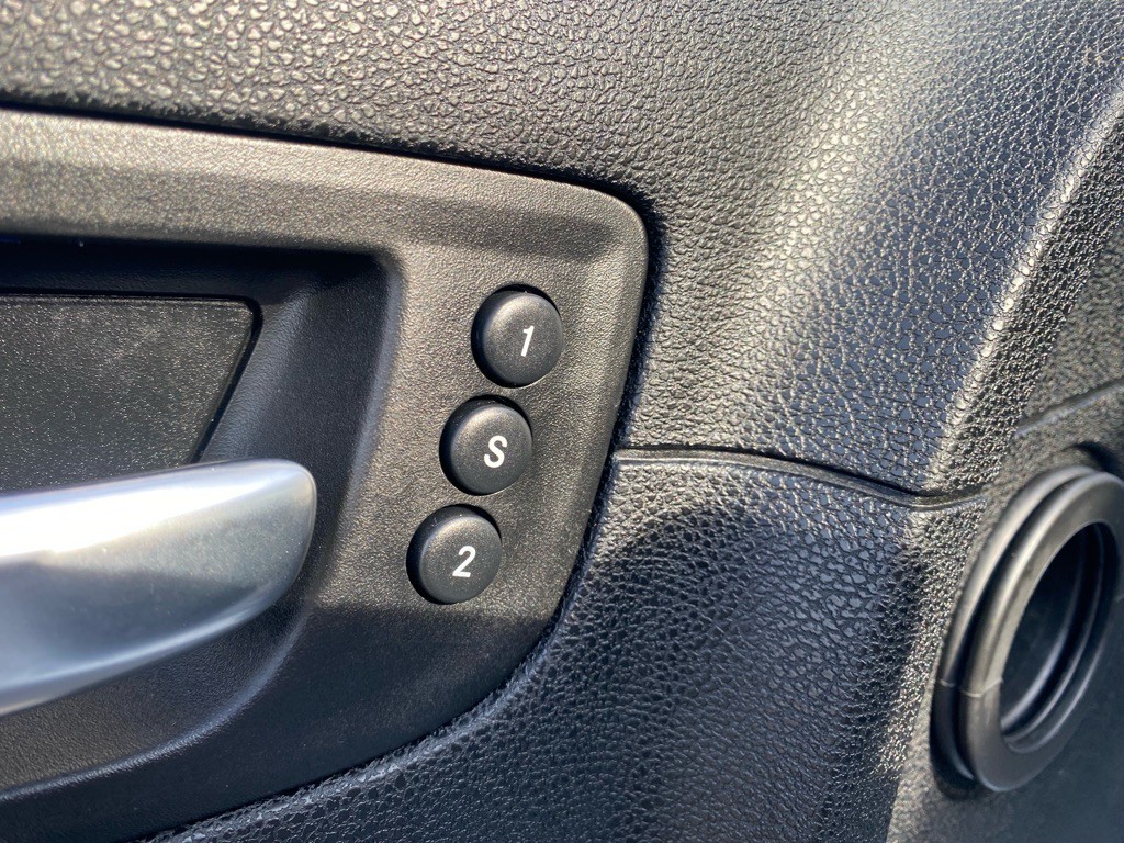 2014 Chrysler 300 Image 27