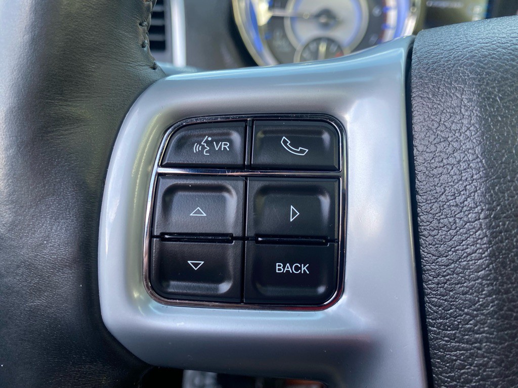 2014 Chrysler 300 Image 30