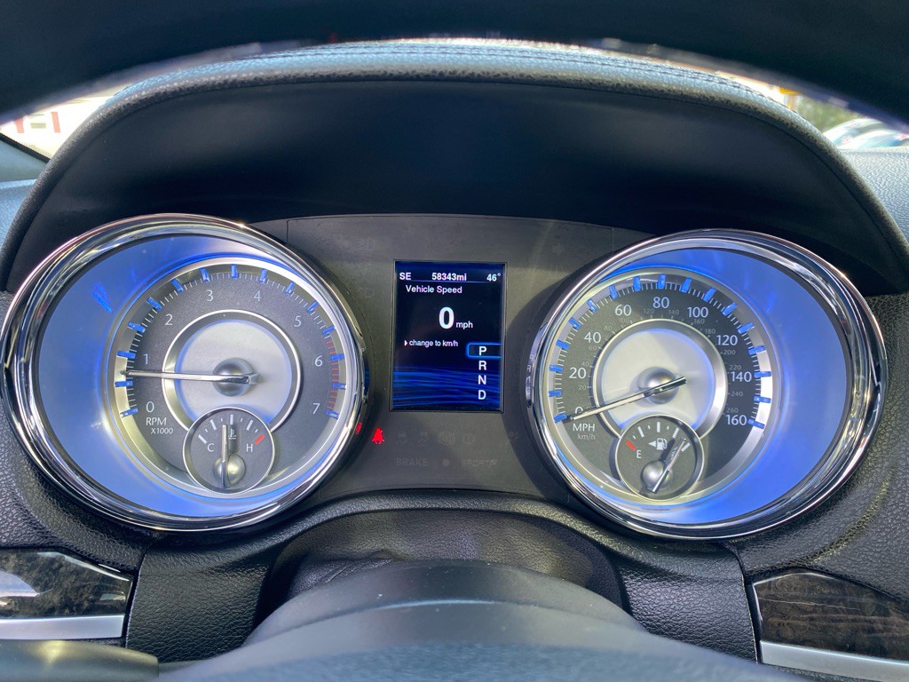 2014 Chrysler 300 Image 31