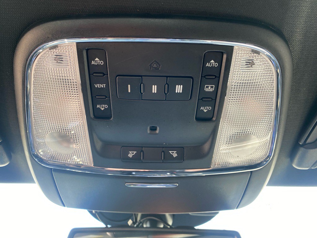 2014 Chrysler 300 Image 41