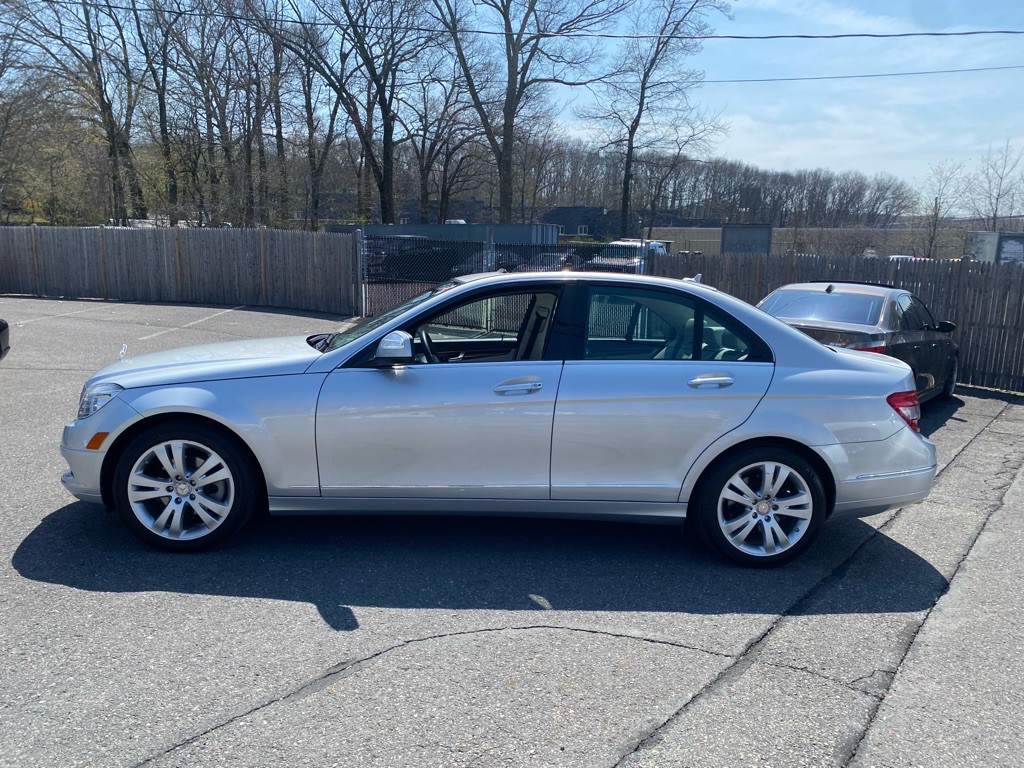 2009 Mercedes-Benz C-Class Image 4