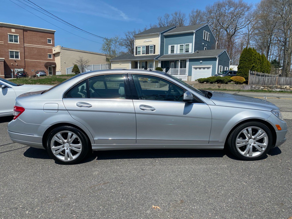 2009 Mercedes-Benz C-Class Image 9