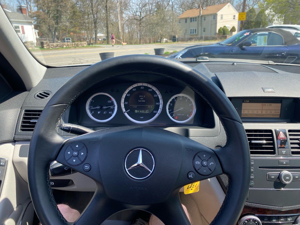2009 Mercedes-Benz C-Class Image 22