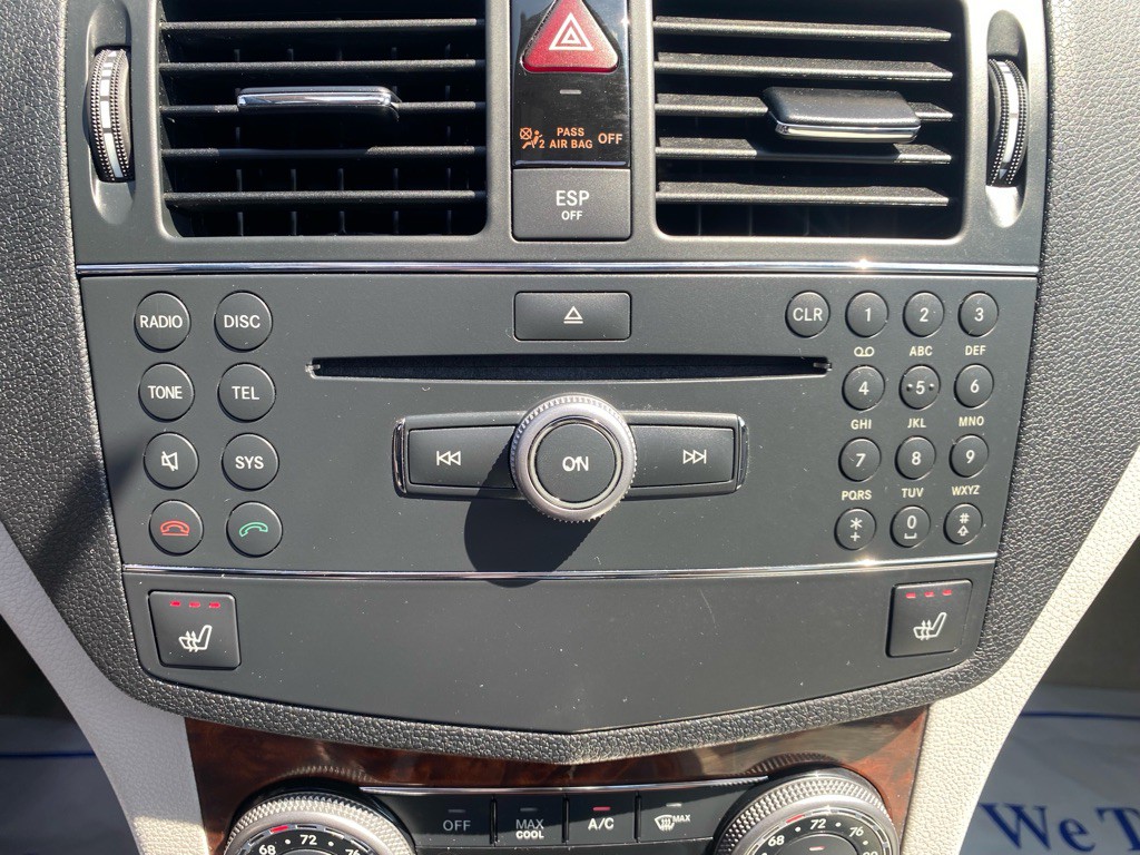 2009 Mercedes-Benz C-Class Image 27
