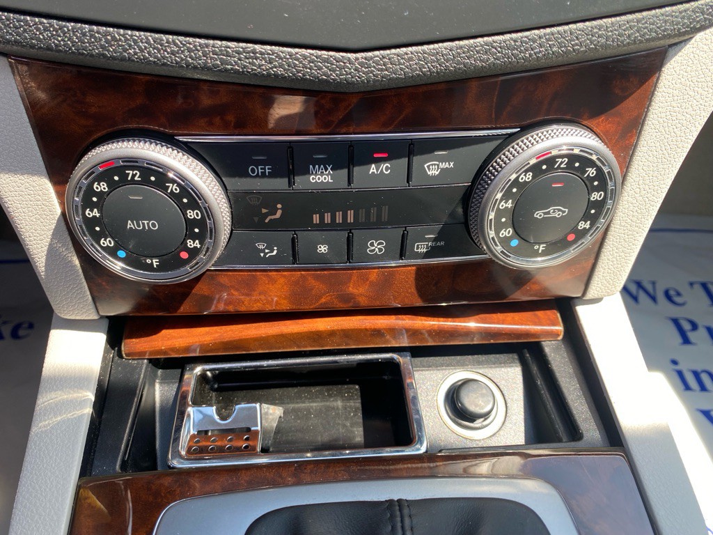 2009 Mercedes-Benz C-Class Image 28