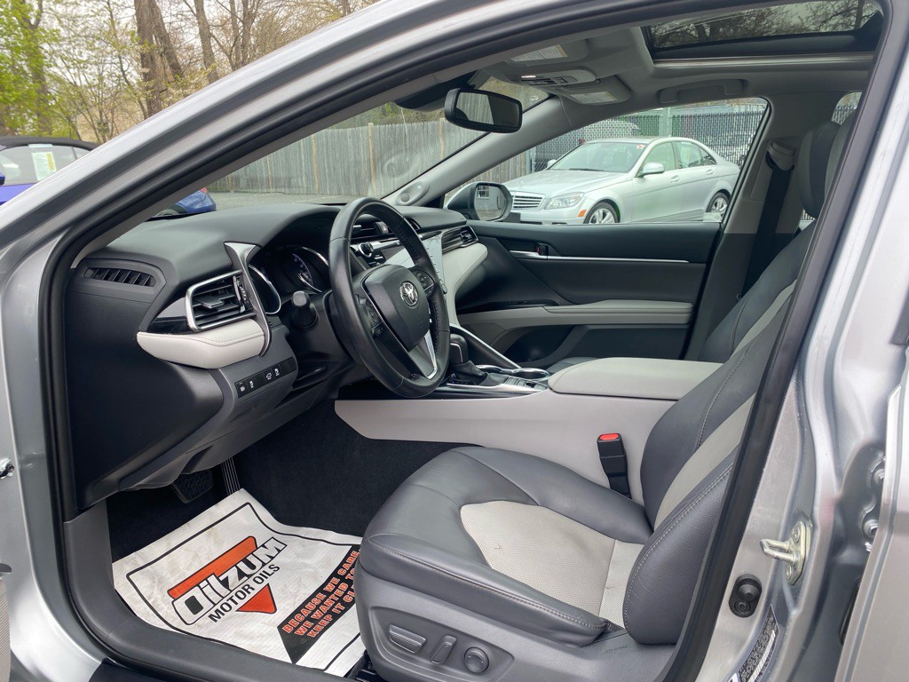 2020 Toyota Camry Image 25