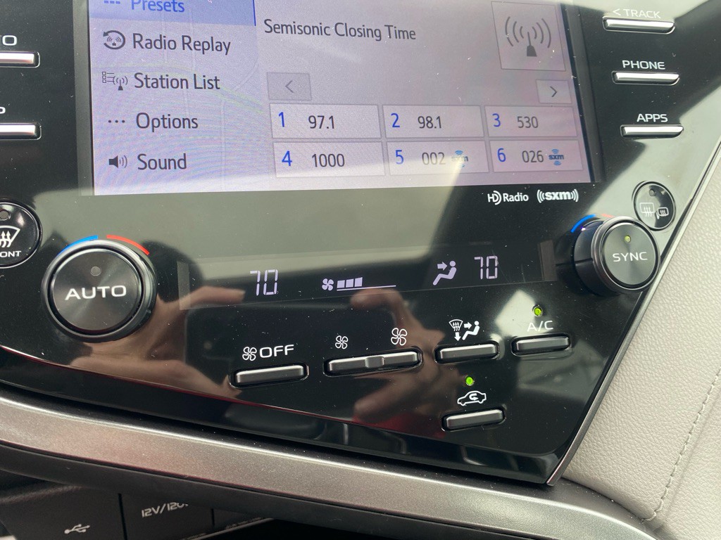 2020 Toyota Camry Image 37