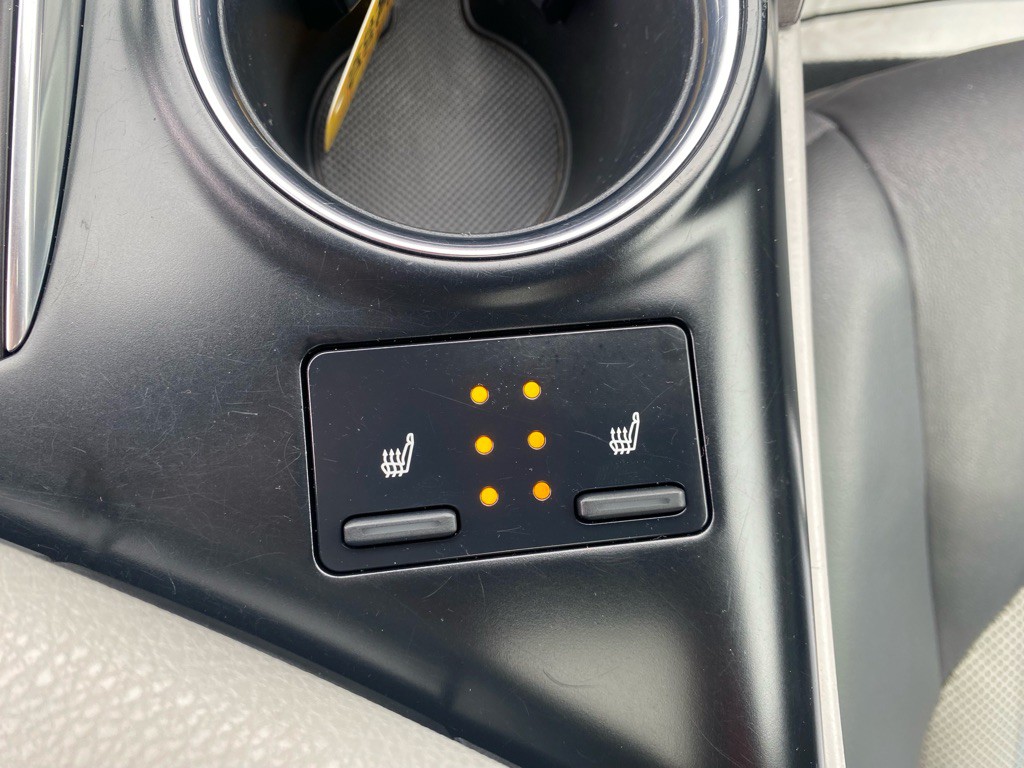 2020 Toyota Camry Image 39