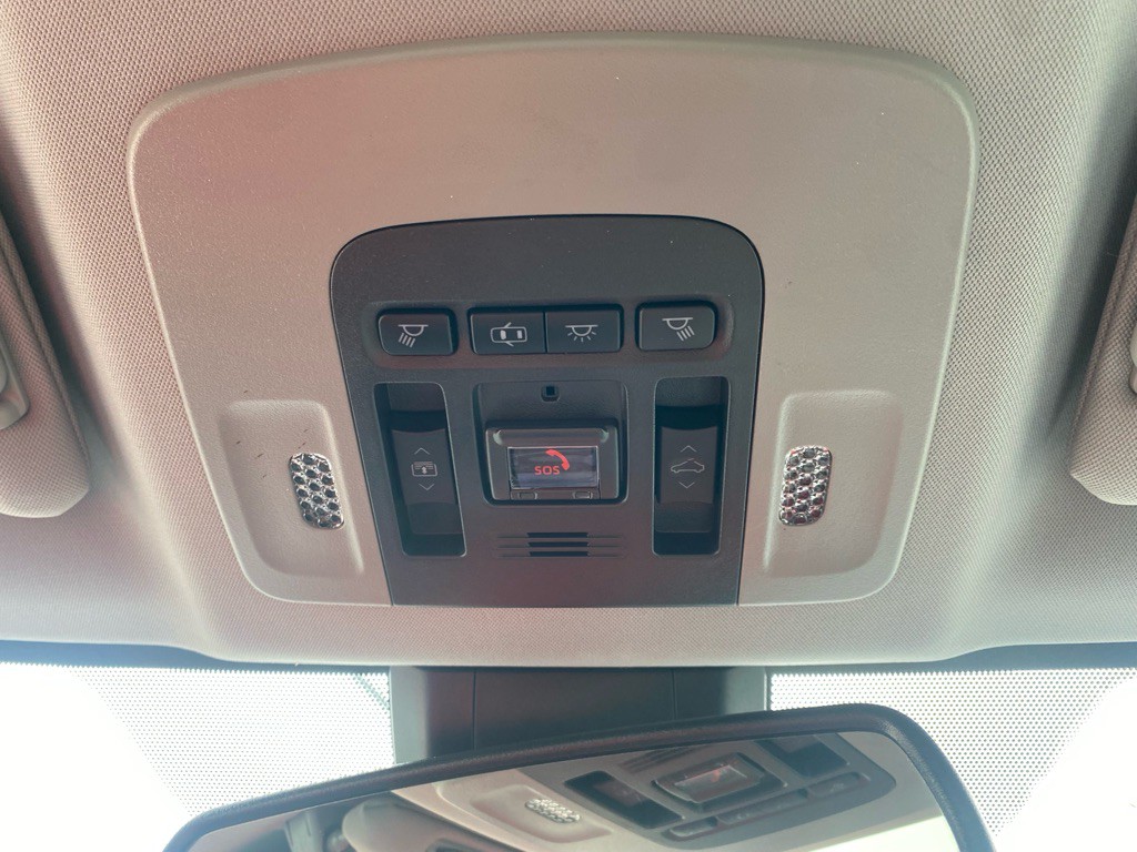 2020 Toyota Camry Image 40