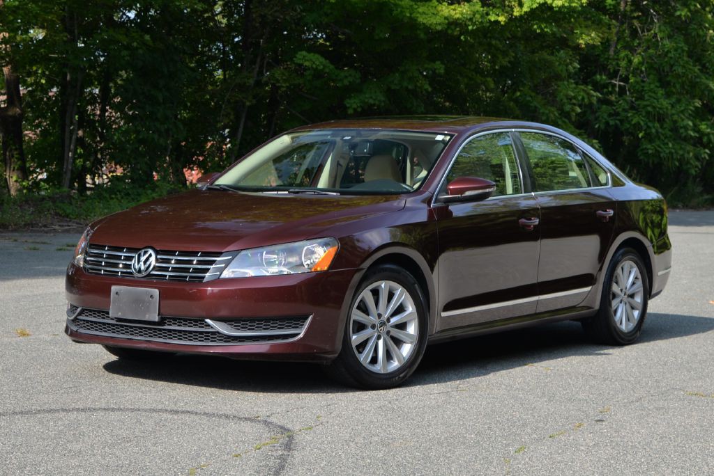 2012 Volkswagen Passat Image 2