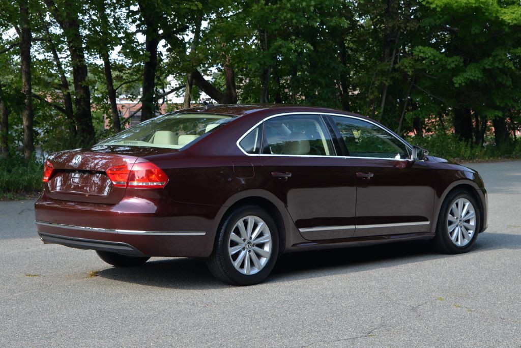 2012 Volkswagen Passat Image 7