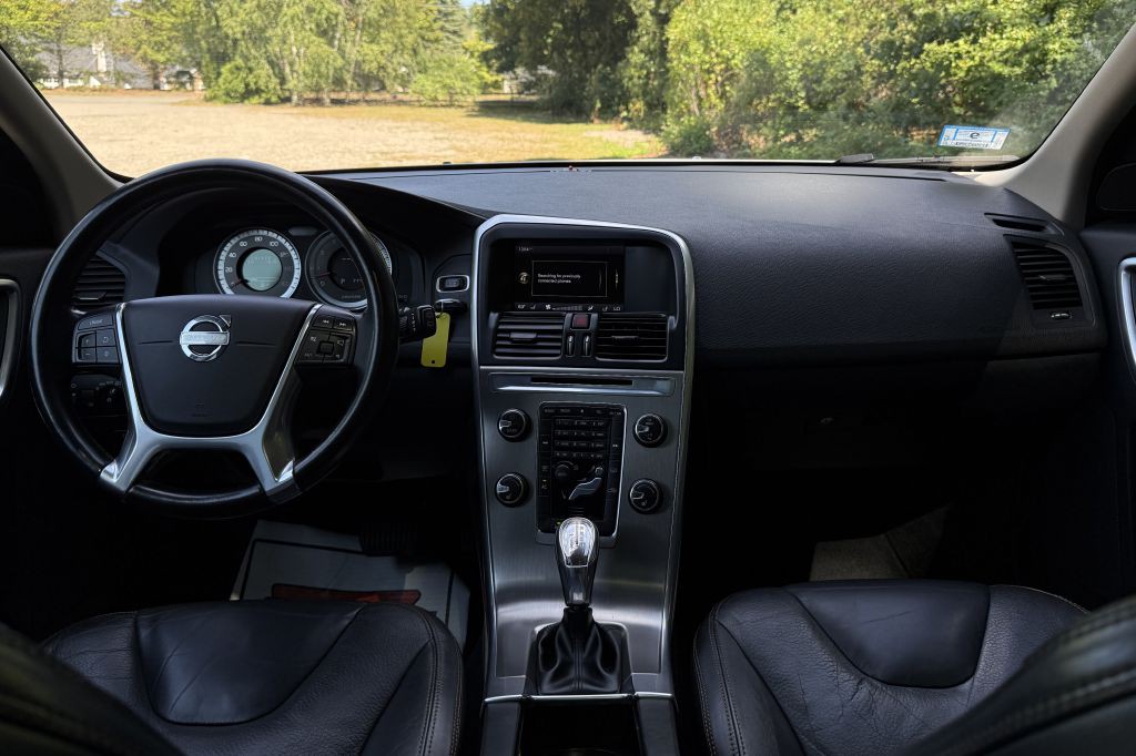 2013 Volvo XC60 Image 25