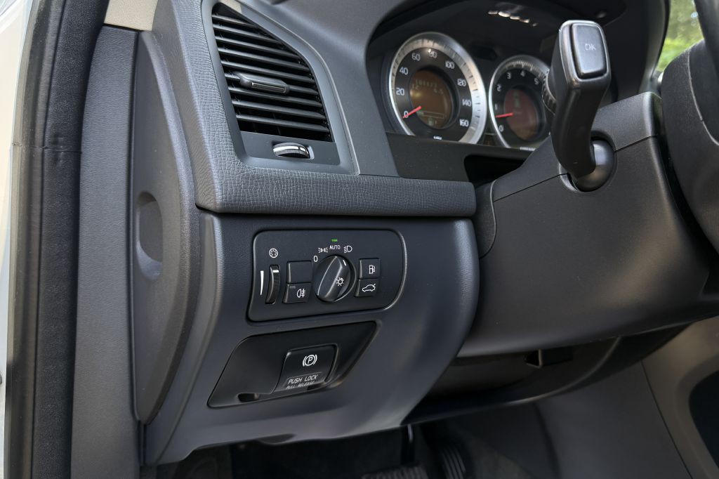 2013 Volvo XC60 Image 29