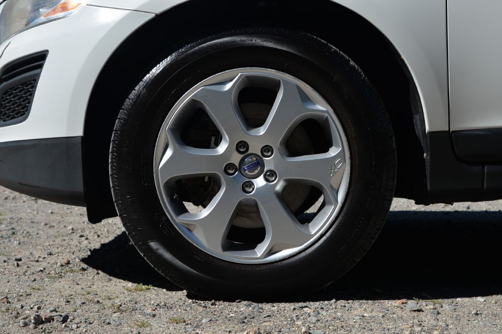 2013 Volvo XC60 Image 38