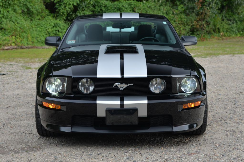 2007 Ford Mustang Image 2