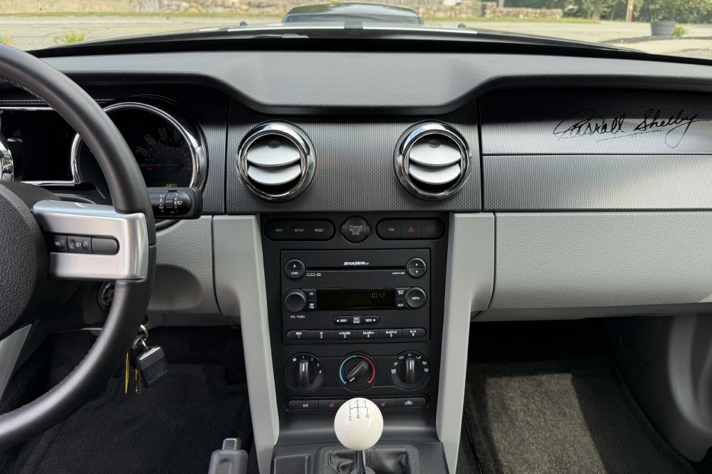 2007 Ford Mustang Image 38