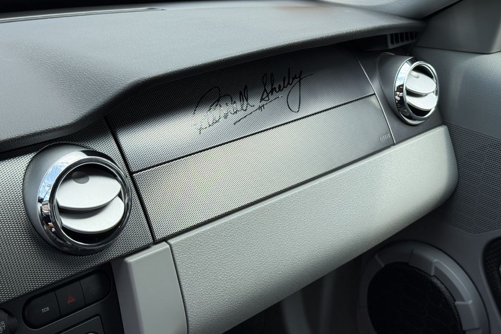 2007 Ford Mustang Image 39
