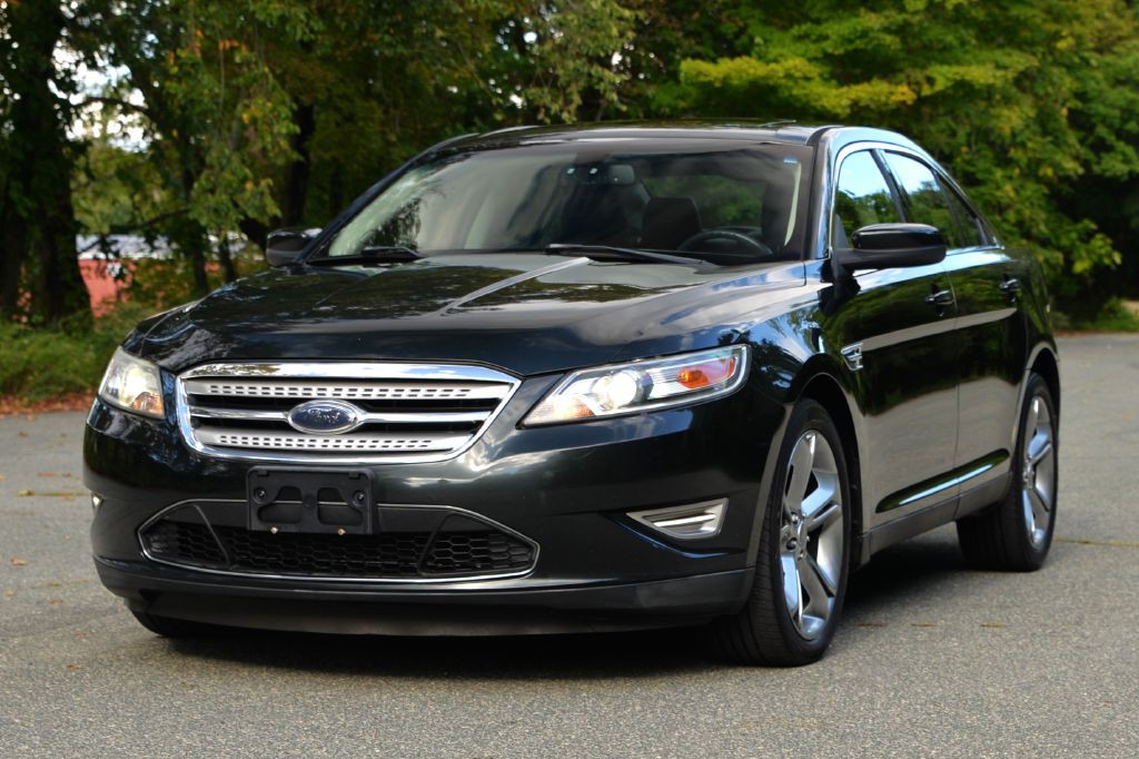 2010 Ford Taurus Image 3