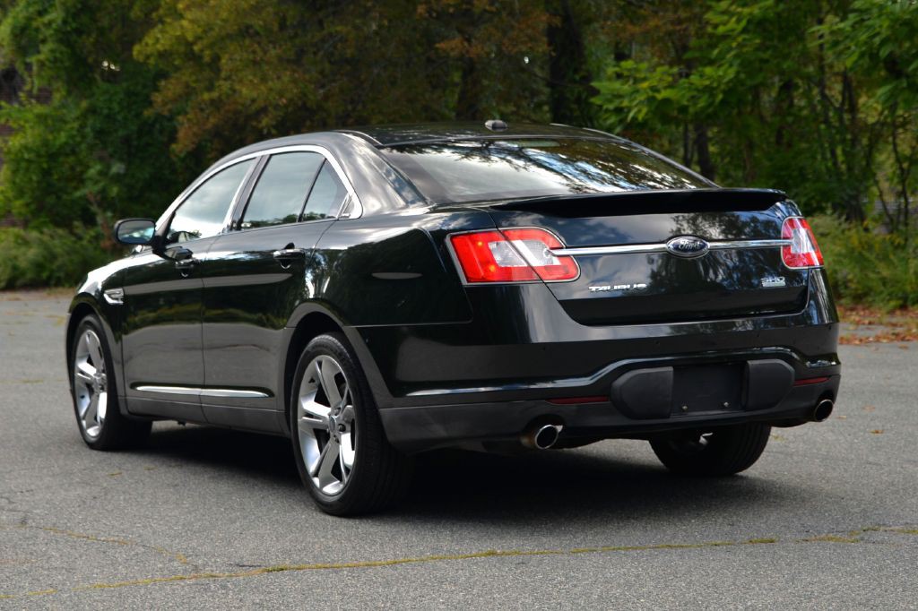 2010 Ford Taurus Image 7