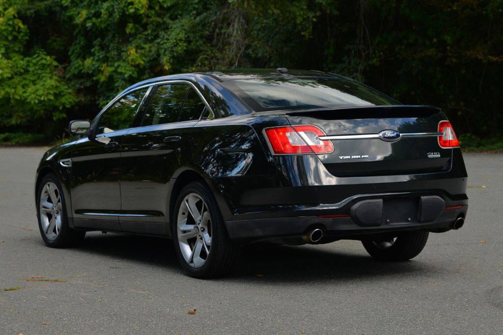 2010 Ford Taurus Image 8