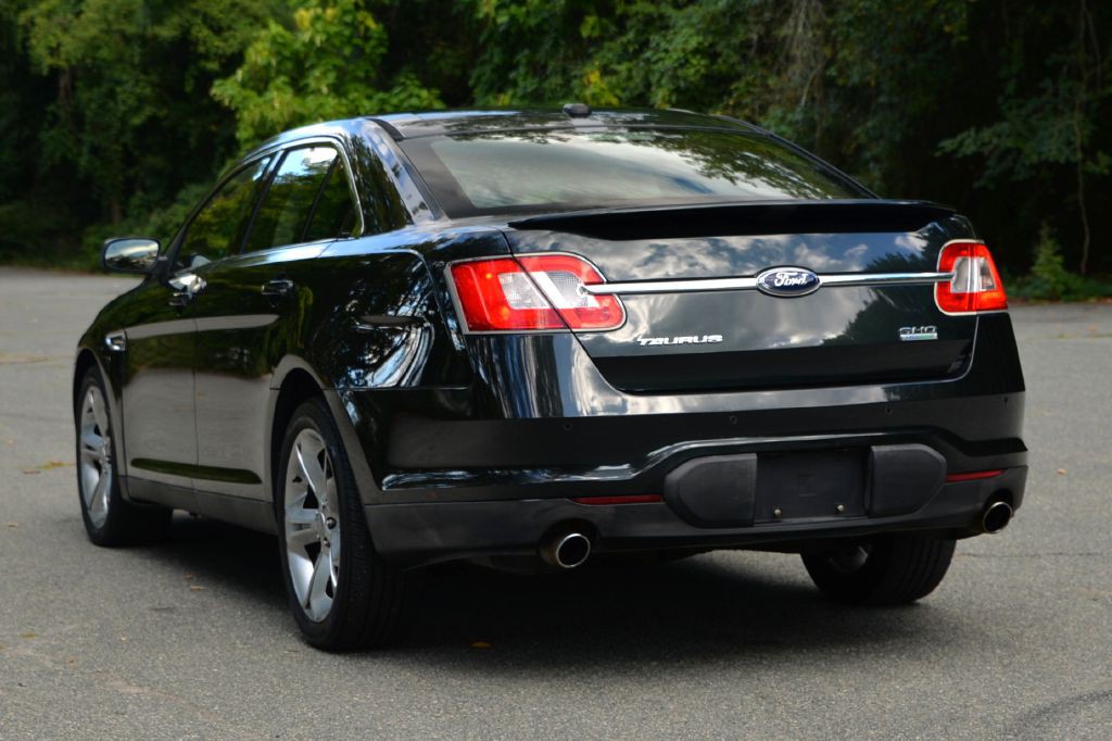 2010 Ford Taurus Image 9